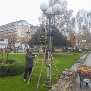 Prednovogodisno_ukrasuvanje_12072021003 Prednovogodisno_ukrasuvanje_12072021003